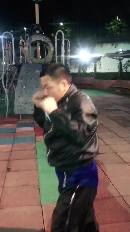@马库斯 NG 🥊 🥊