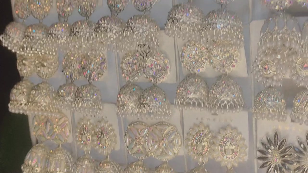 @EARRINGS IN YOUR AREA