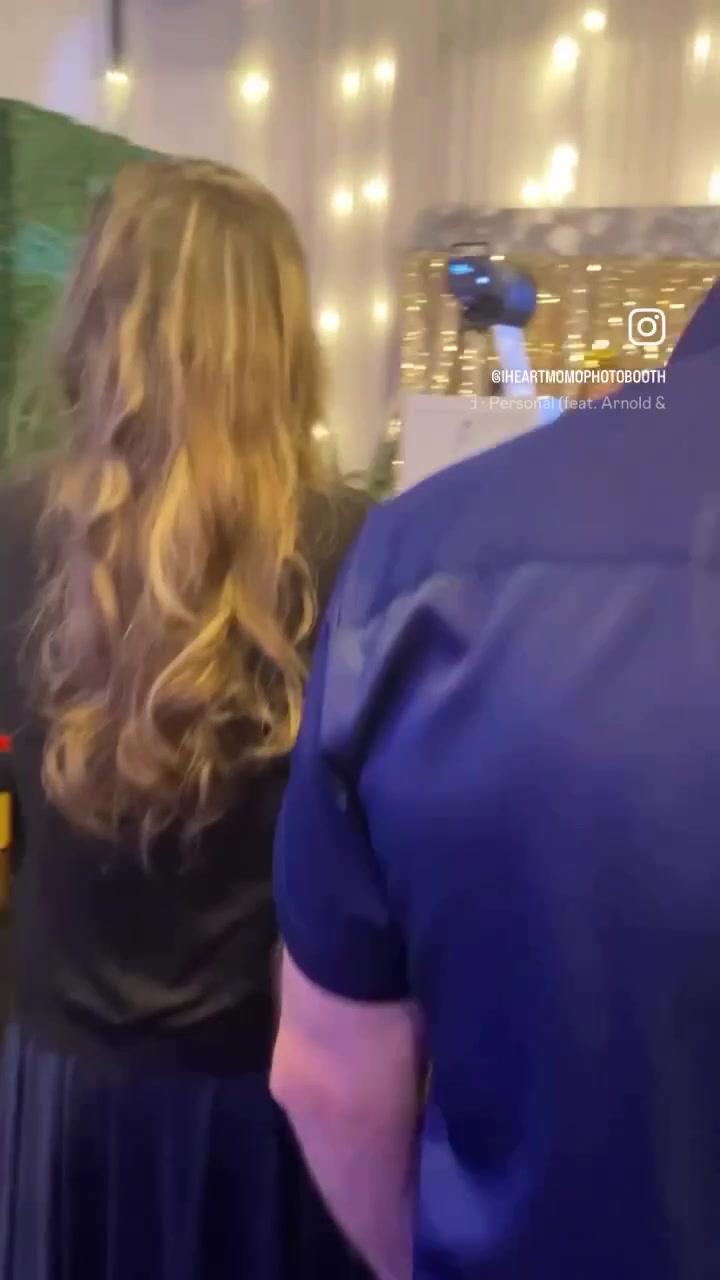 @iHeartMomoPhotoBooth