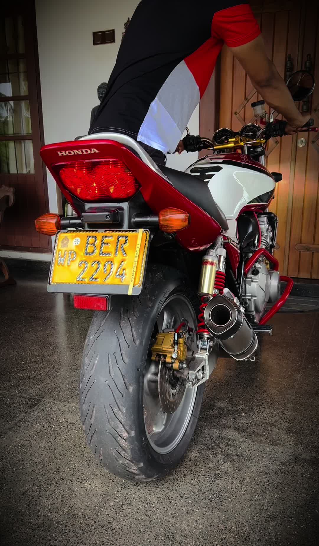 @🤟 Nethma Tharusha ✌️