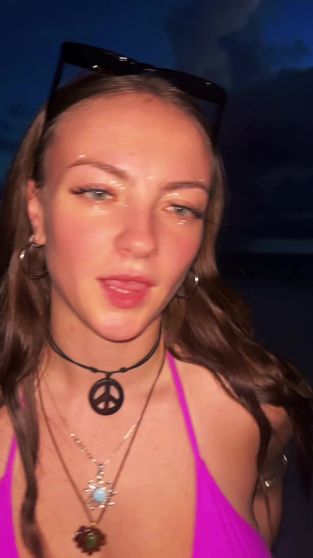 @Sam🤩