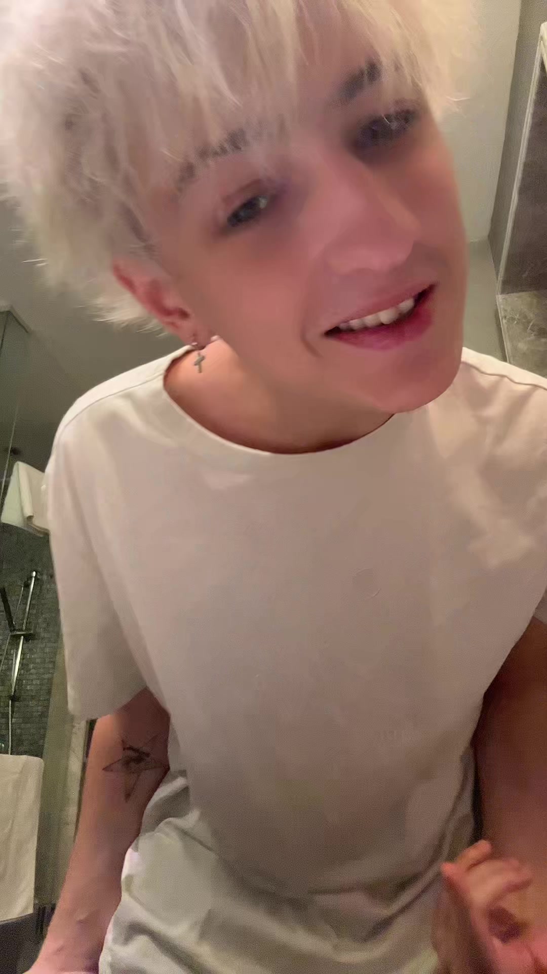 @Шайни