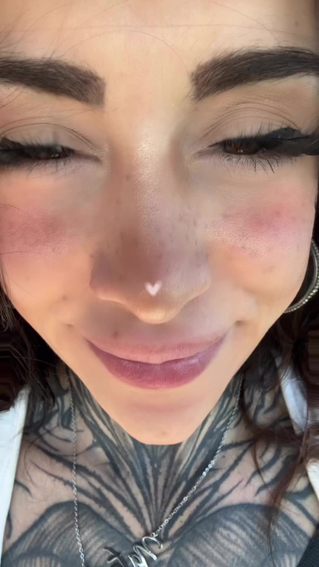 @thereal_ellys