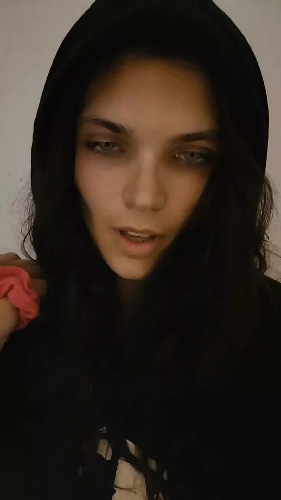 @ThatAppleSpiceWitch🍎🖤🌙🦇🌹