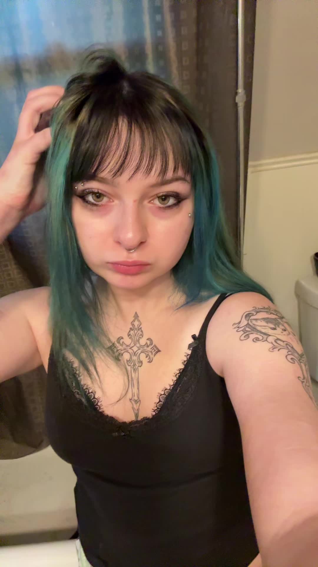 @alayzsaa