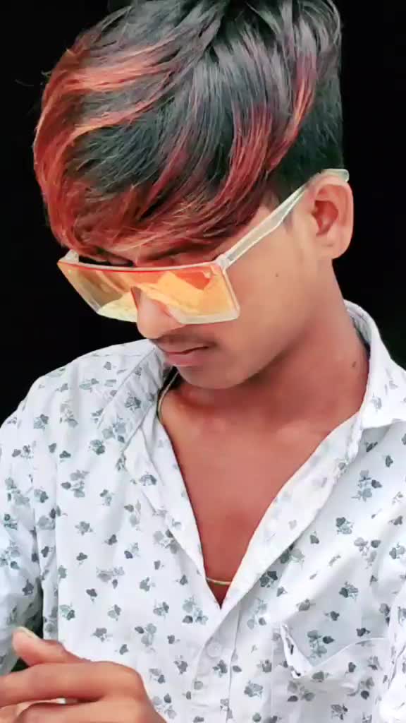 @👅_vaibhav___