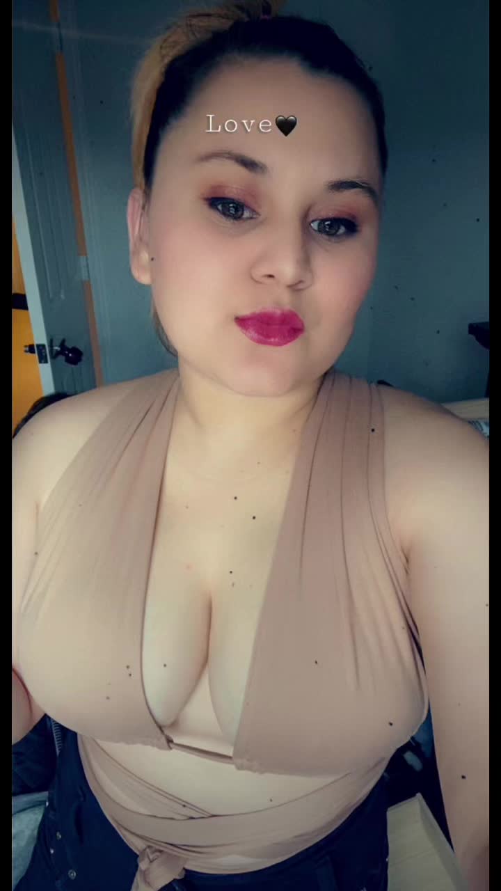 @Rachell Salvadoreña