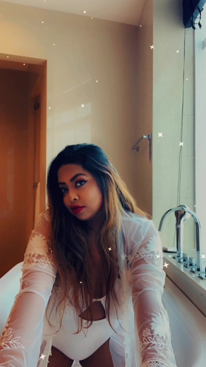 @Janvee09