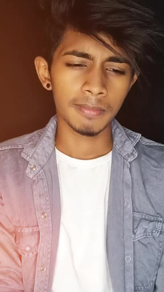 @𝓡𝓸𝔀𝓭𝔂😜