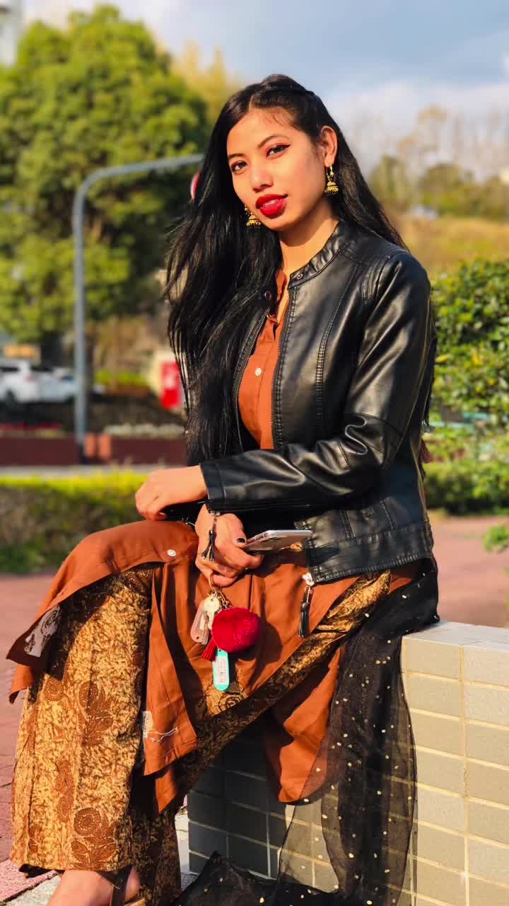 @Himaani🇳🇵