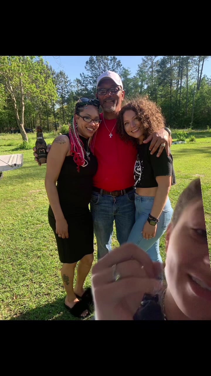 @thecurlycreole