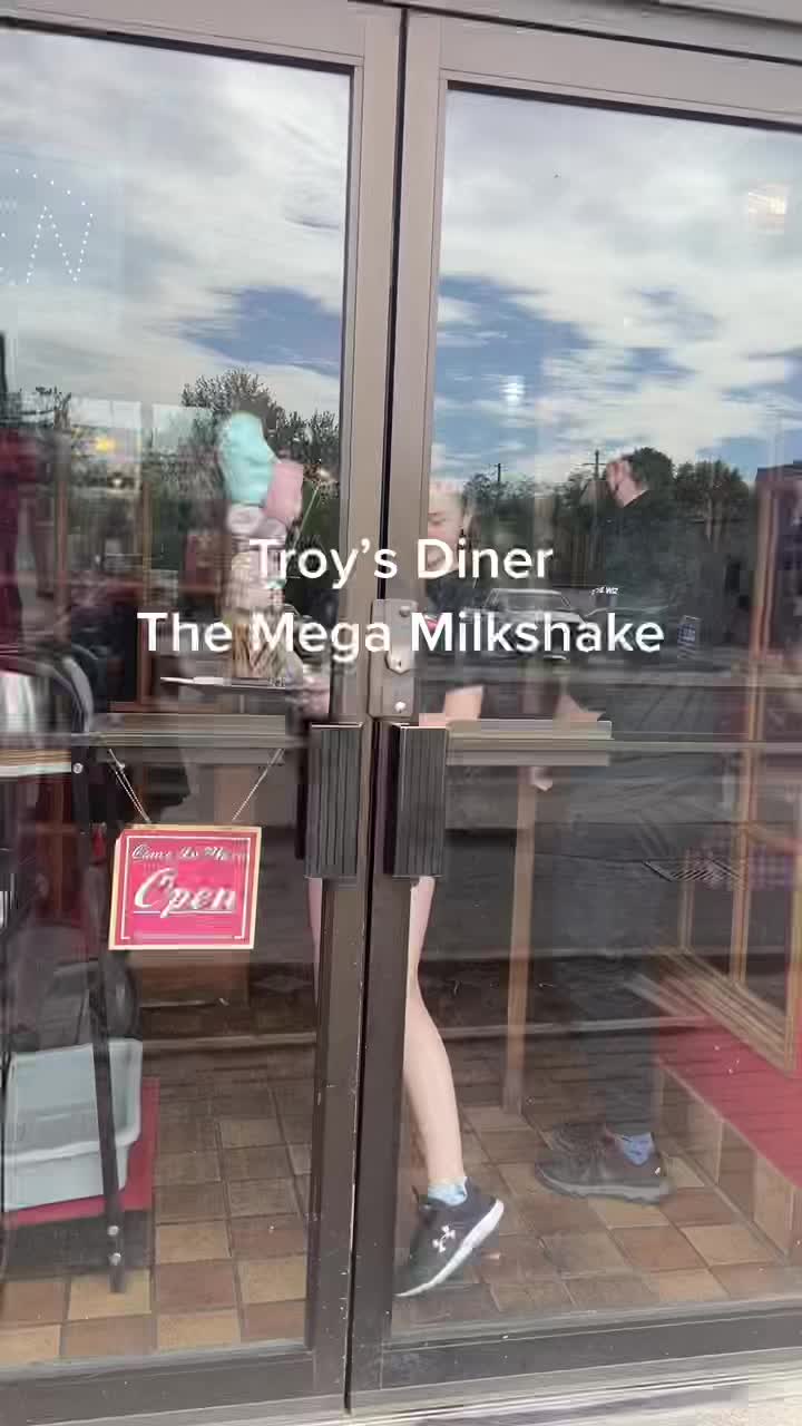 @Troy&rsquo;s Diner Inc