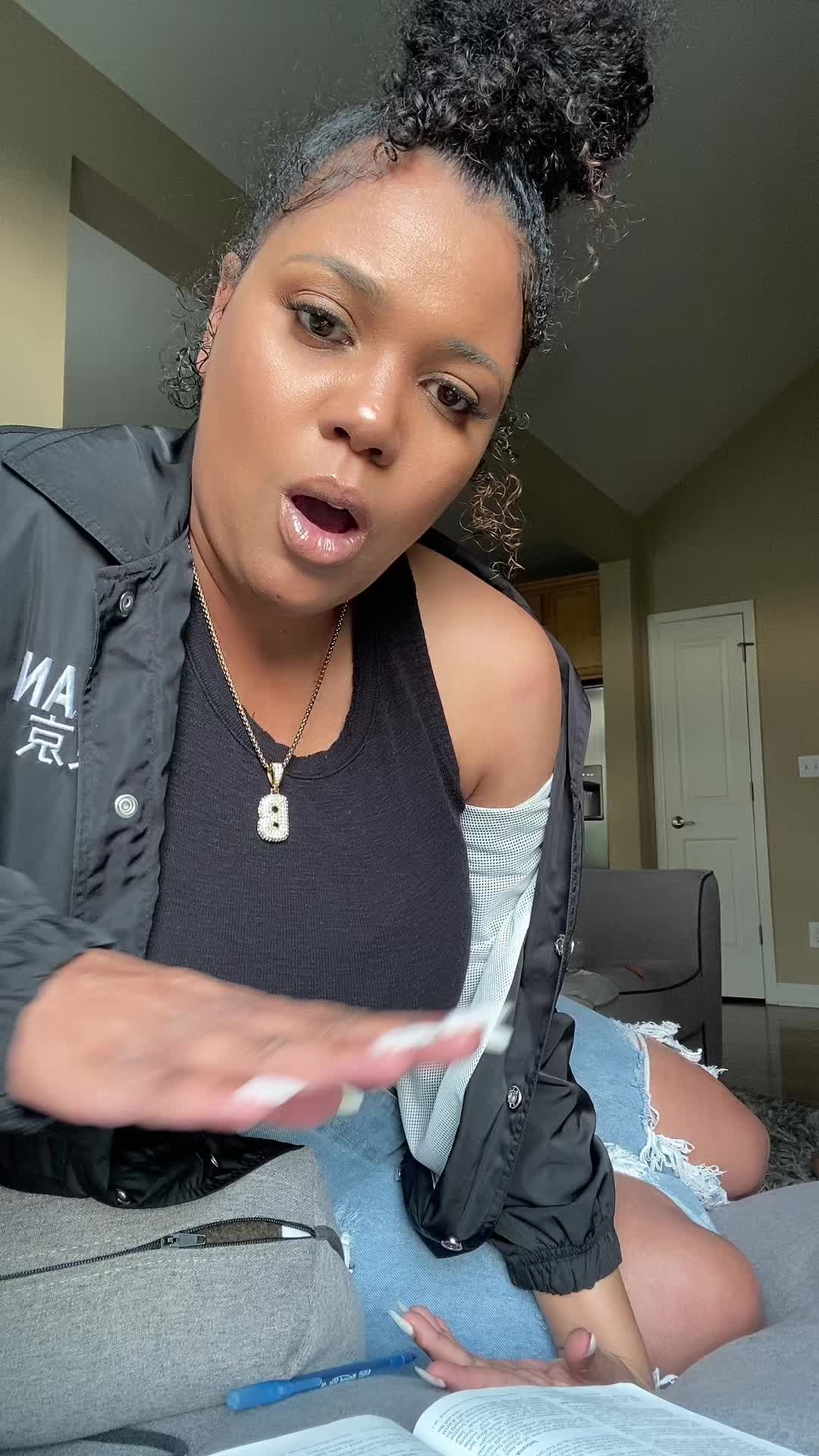 @twinnemom1