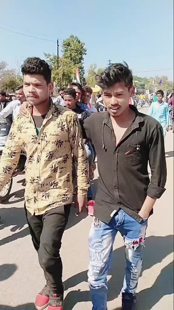@Apna..DAMOH.⚡