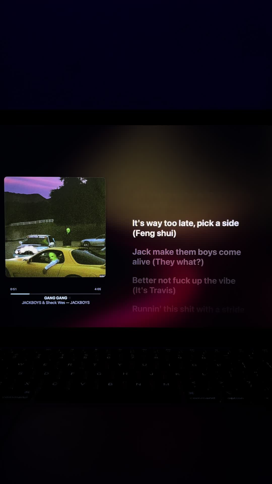 @🎧