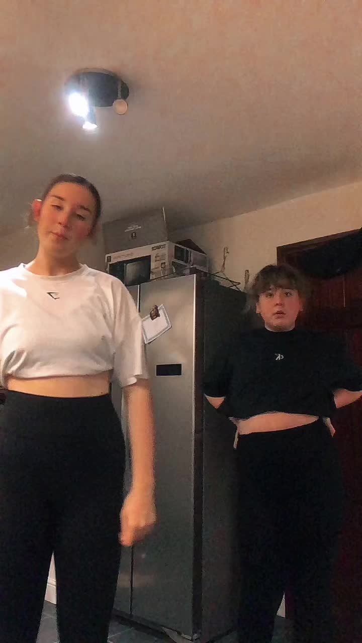@ℒℯ𝒶𝒽 ꨄ