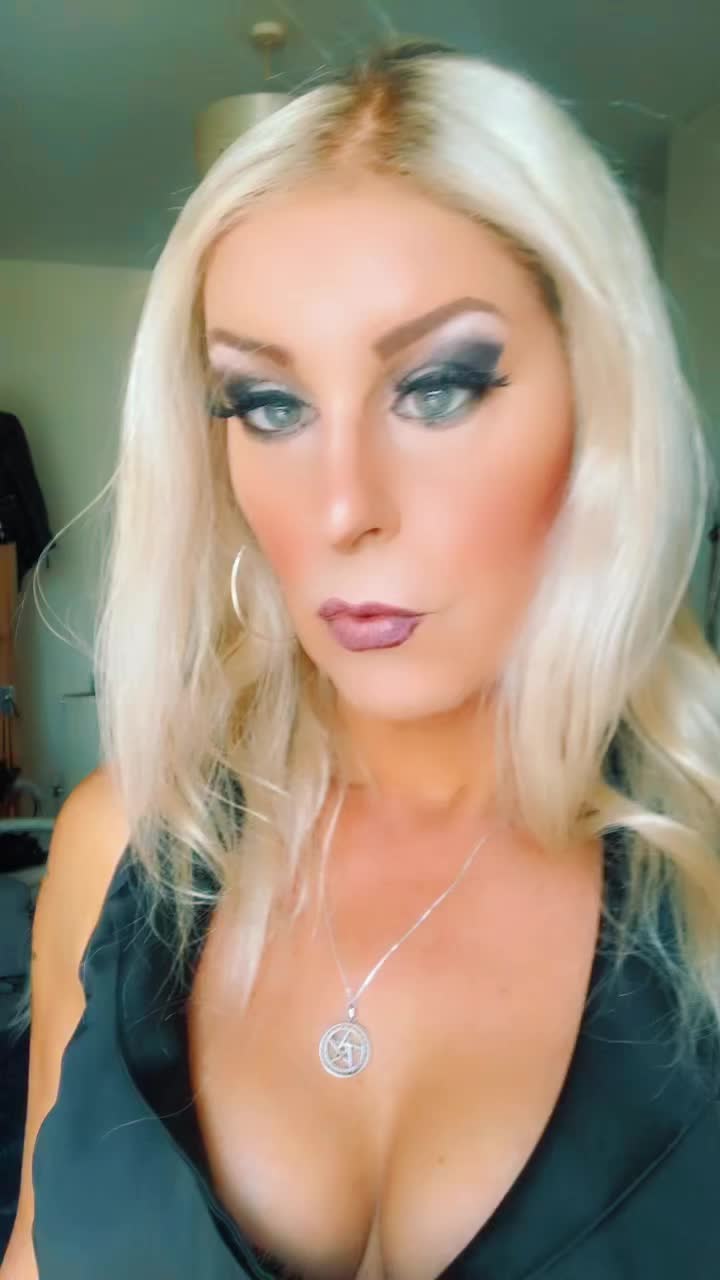 @saskiabright