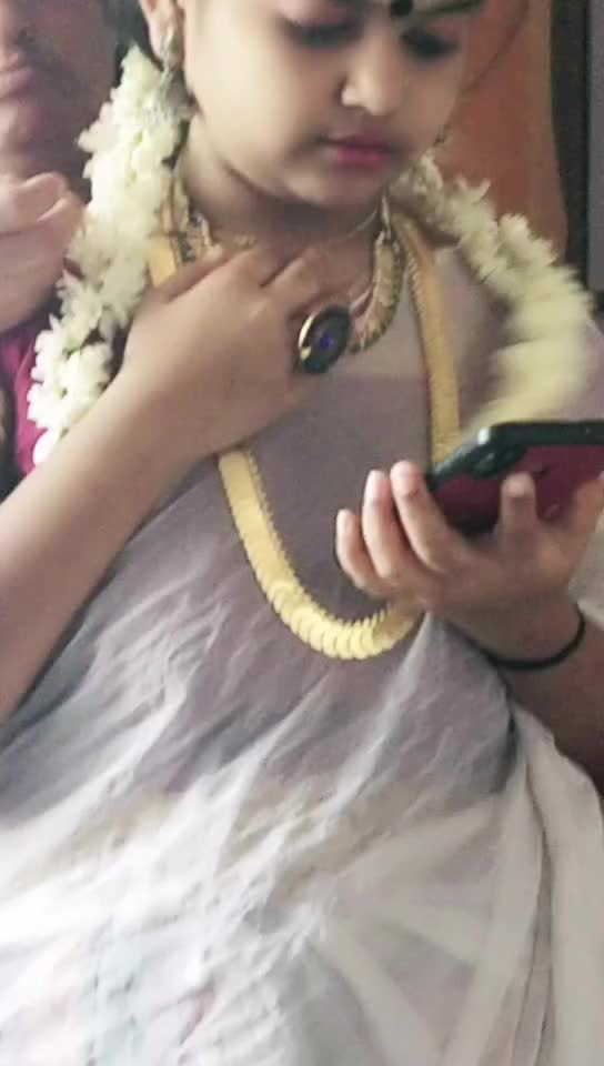 @👑 🖤NIHARIKA🖤 👑