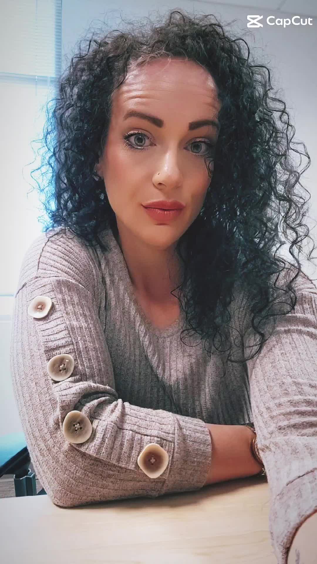 @curly_fitmom
