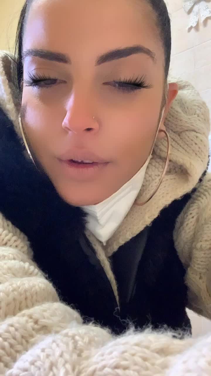 @AnastasiaBruni