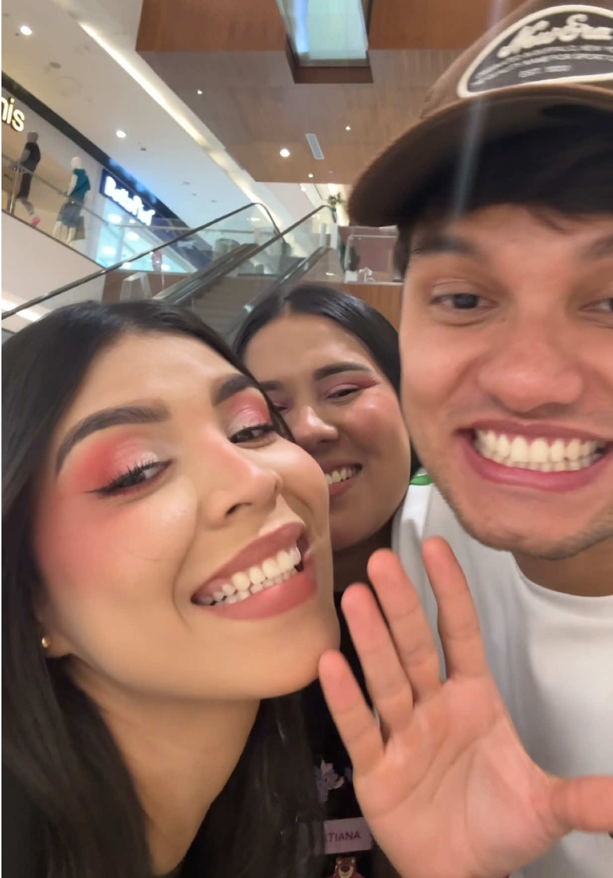 @Trendy Maquillaje