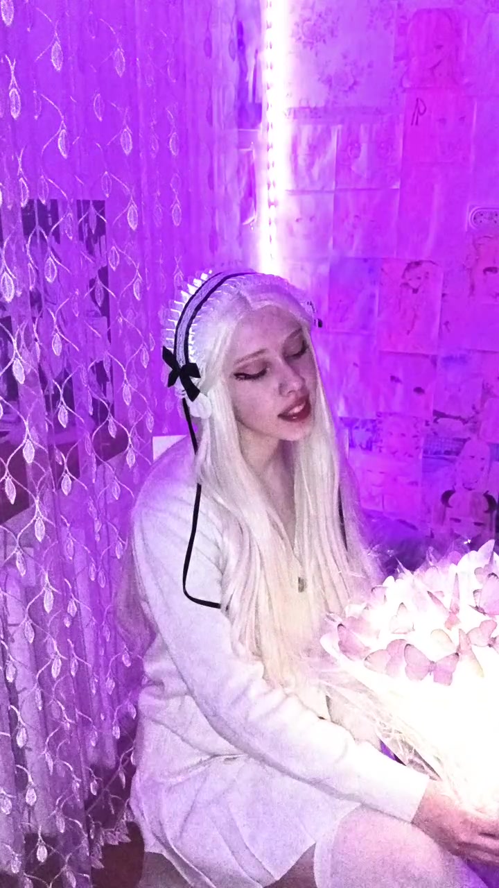 @^.^