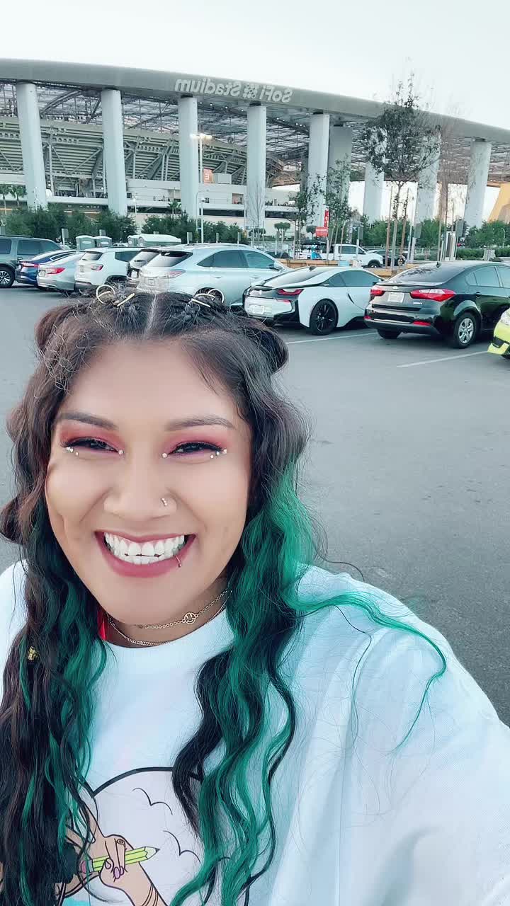 @Iambeegee