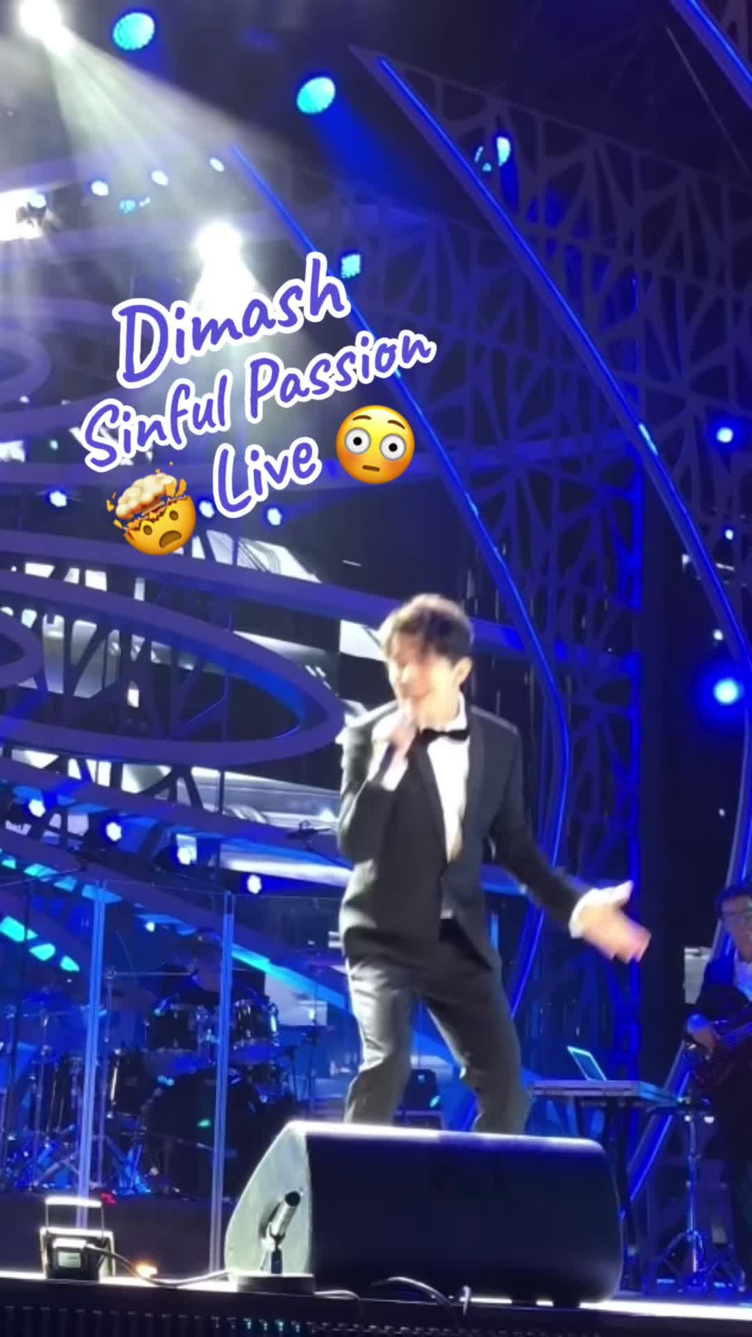 @NikocadosLeftToenail