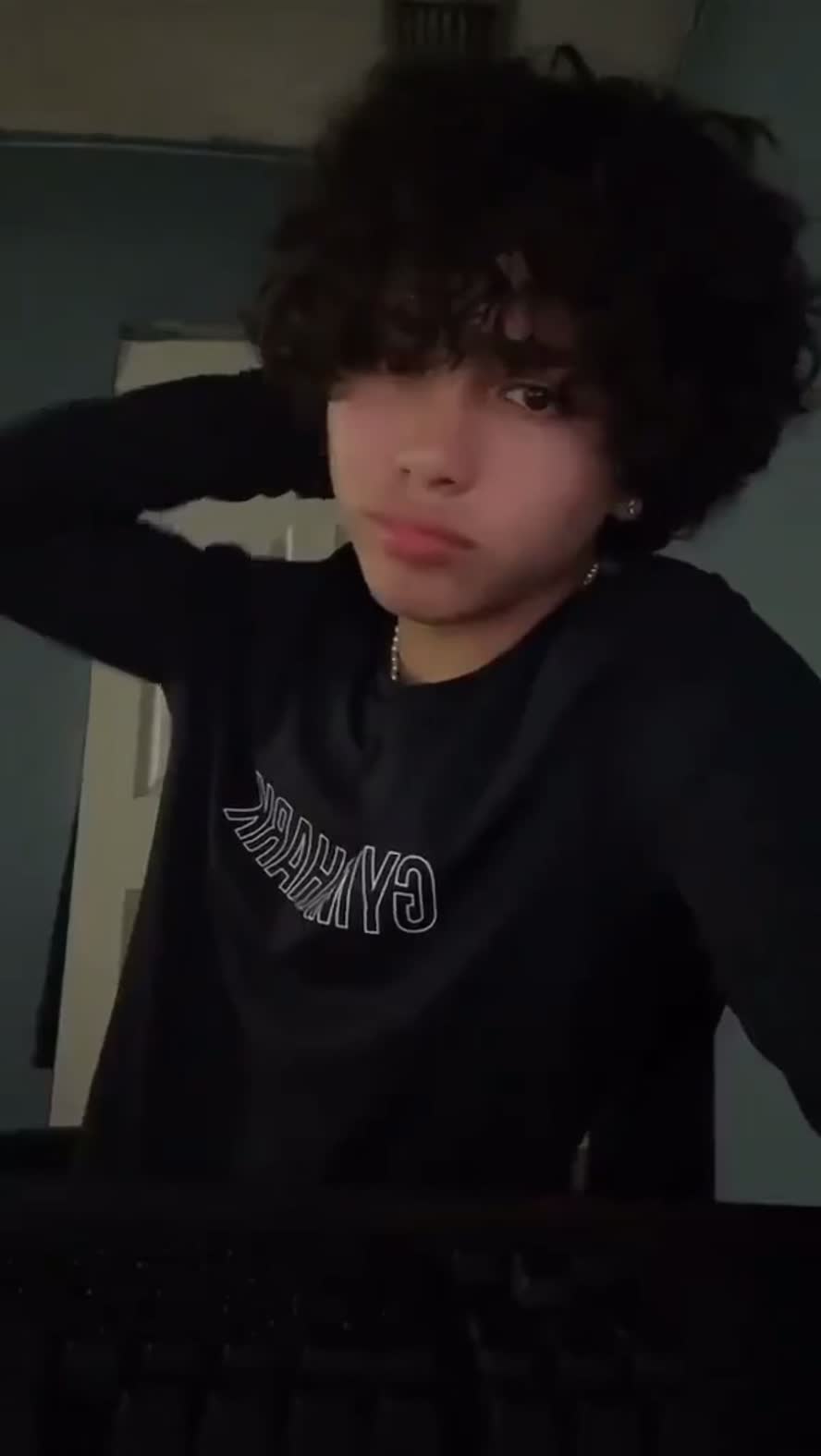 @😼