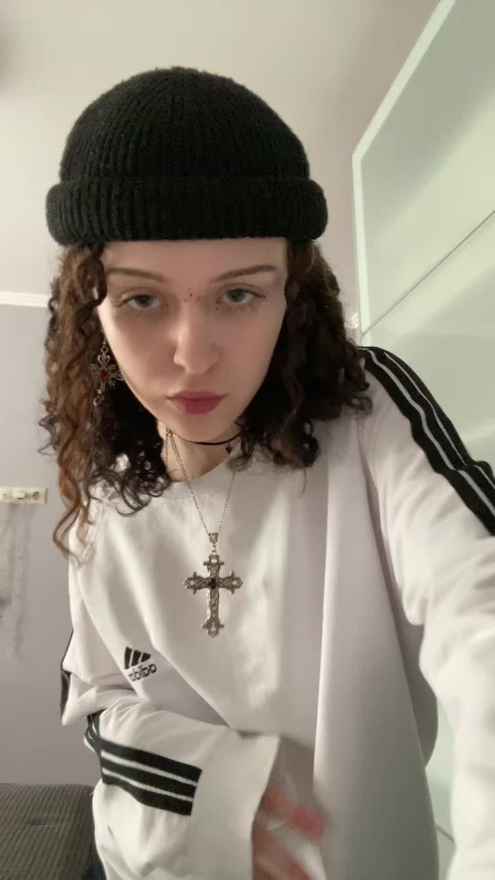 @пистолетова.