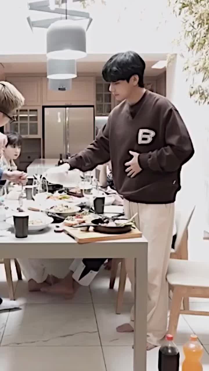 @𝐁𝐓𝐒♕