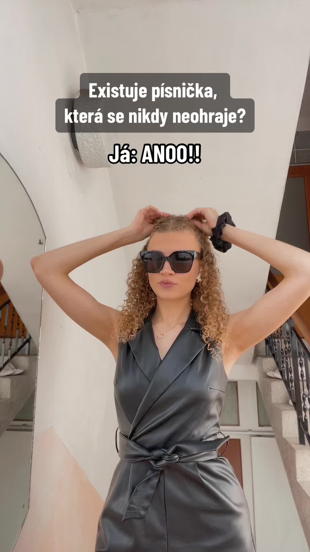@Blond Curly Girl