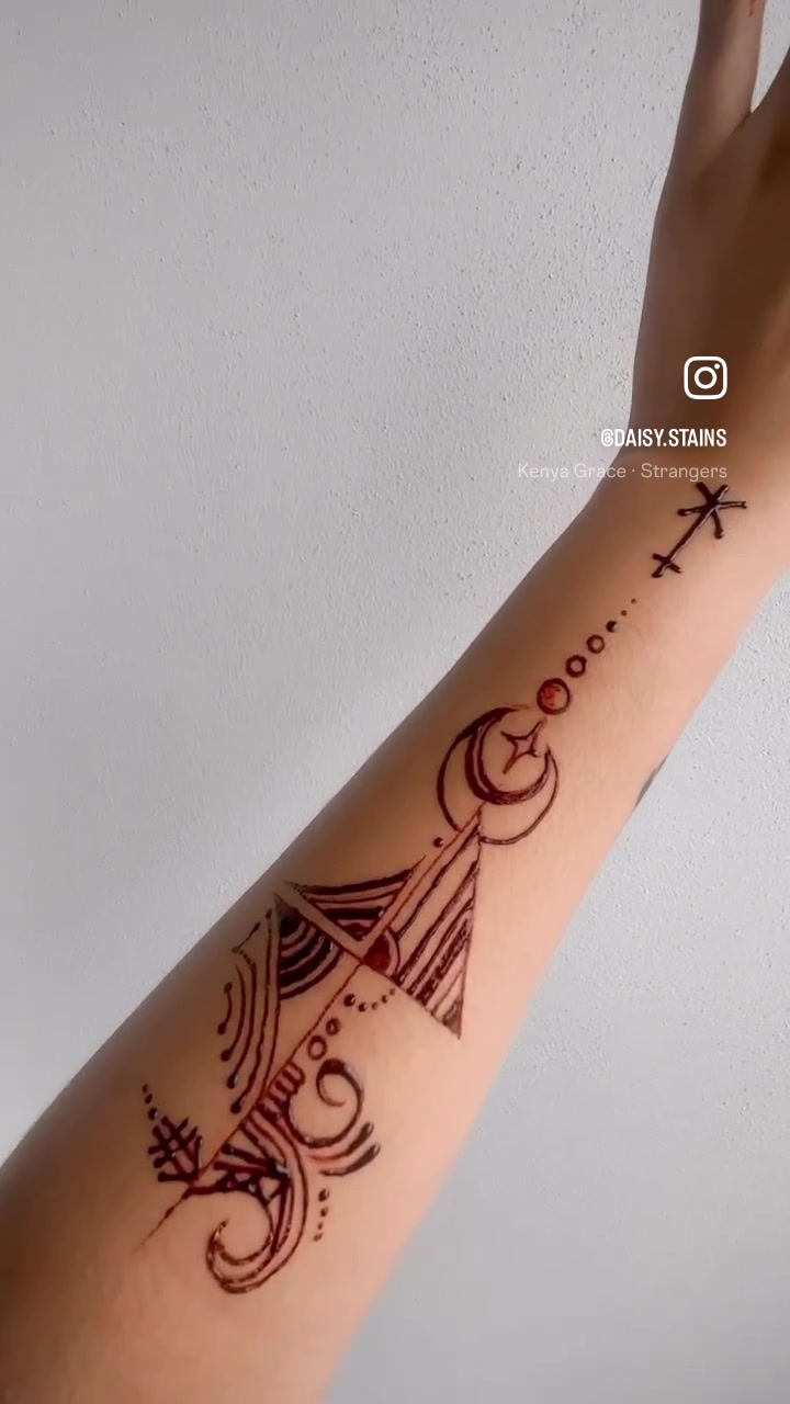 @Daisy&ensp;Stains&ensp;Henna