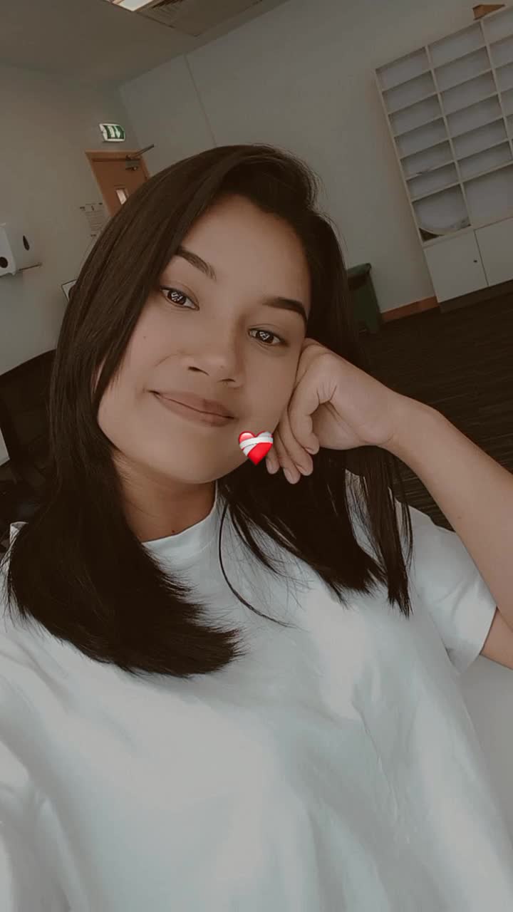 @N E H A ๐ฆ