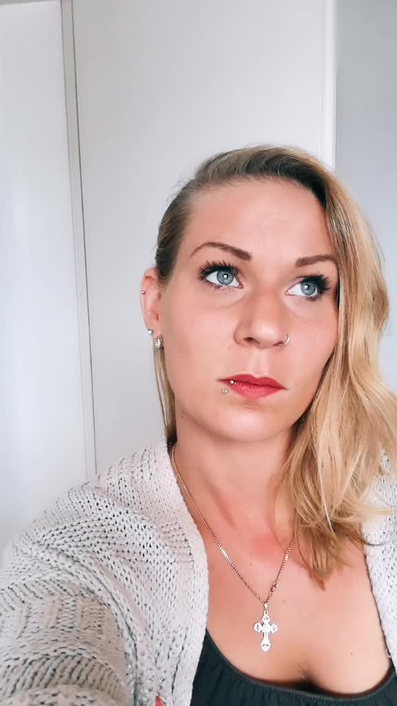 @Angiii