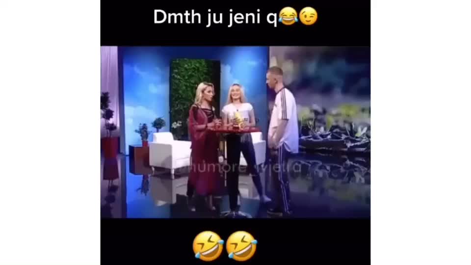 @Qesh mos rri kot 😂🔥😂