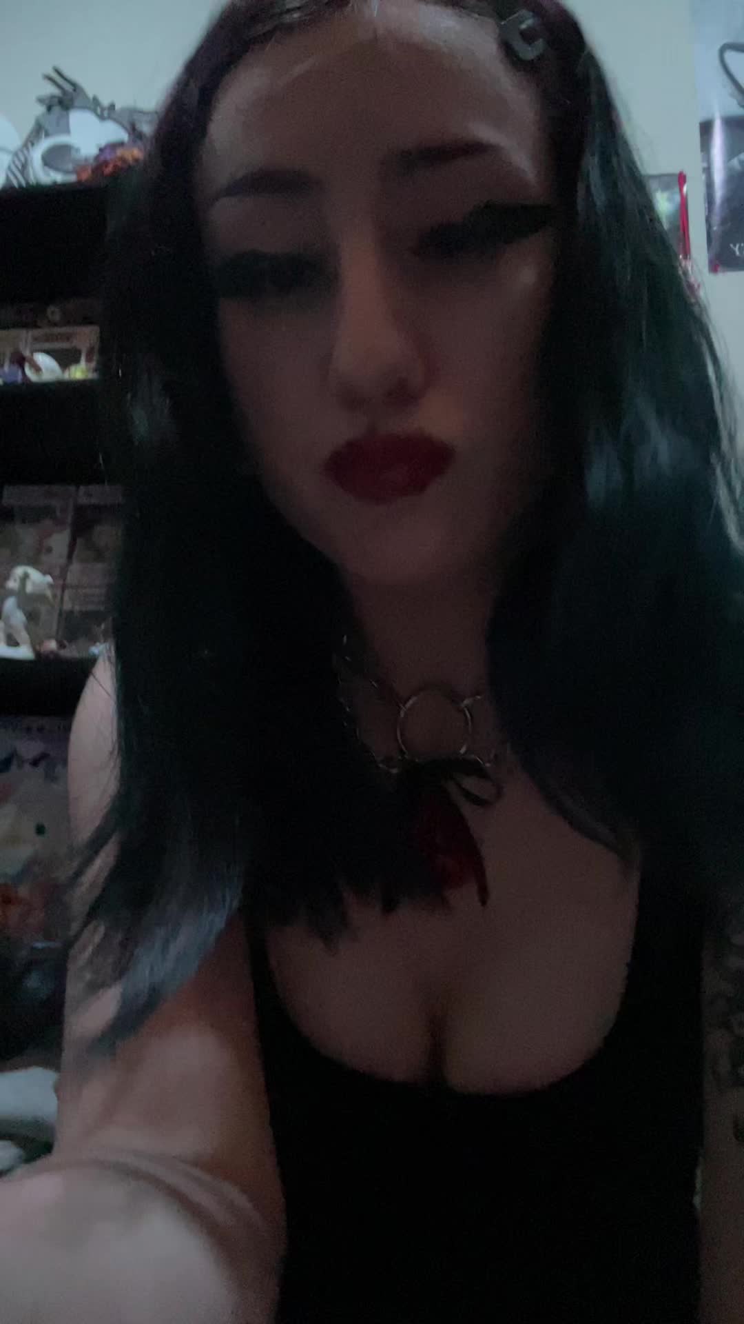 @tee