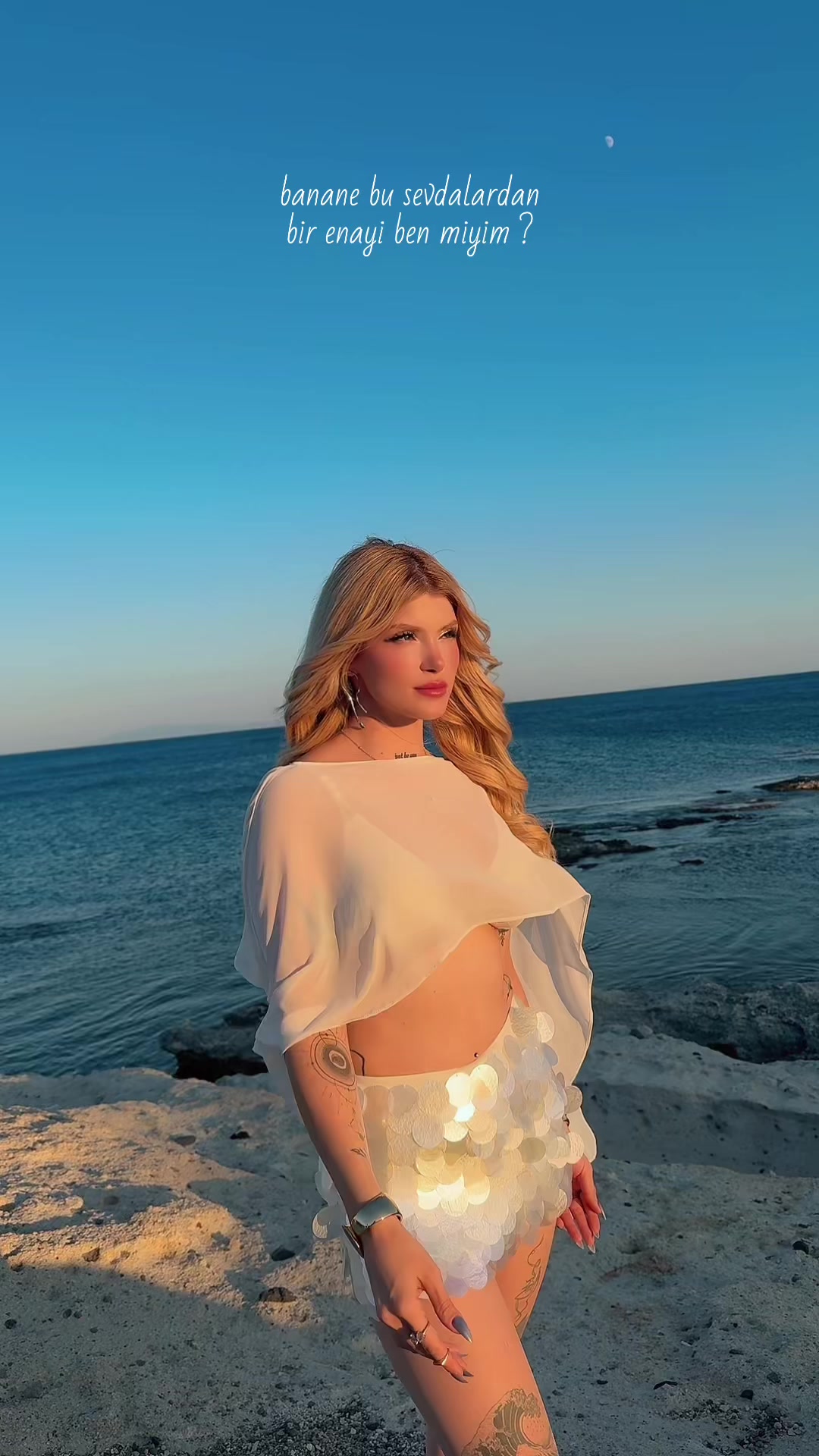 @Ayşeg&uuml;l