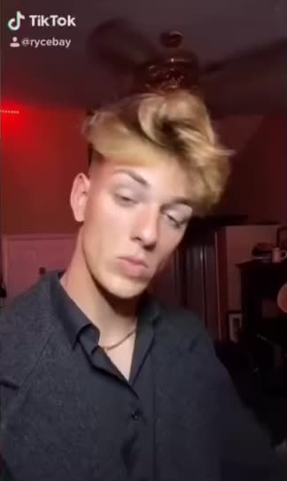 @⃟
