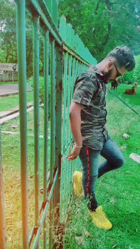 @👑ßîshãl_SîñdrīYã👑