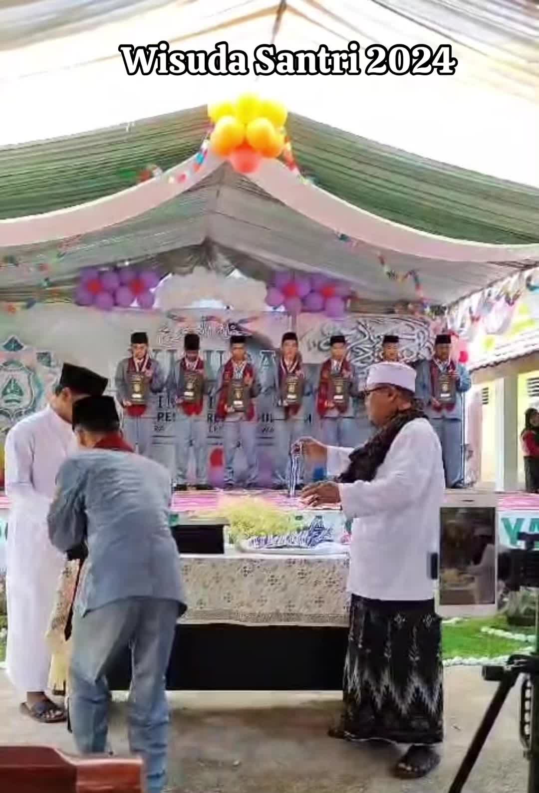 @Pesantren alhidayah Rawamerta