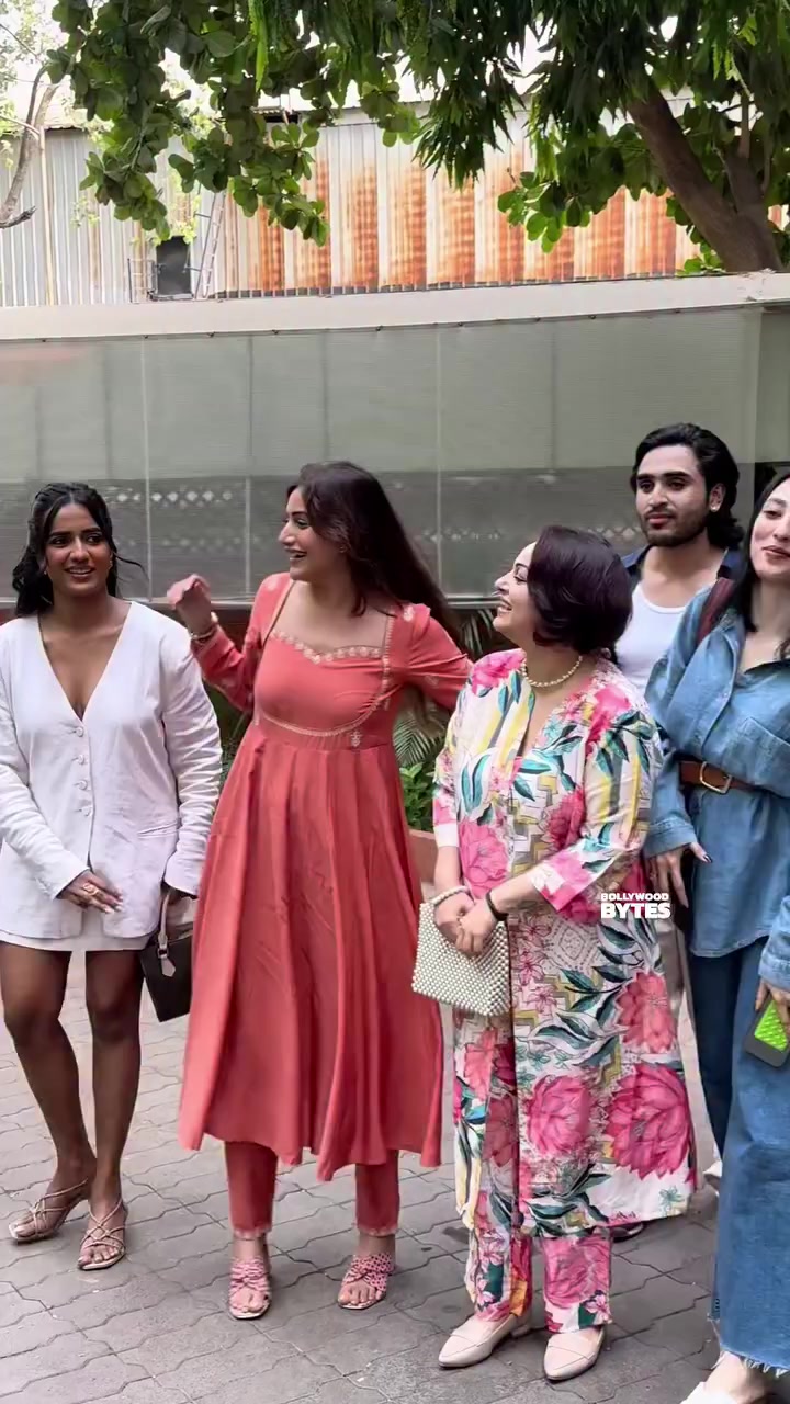 @🍂Surbhi Chandna🍂
