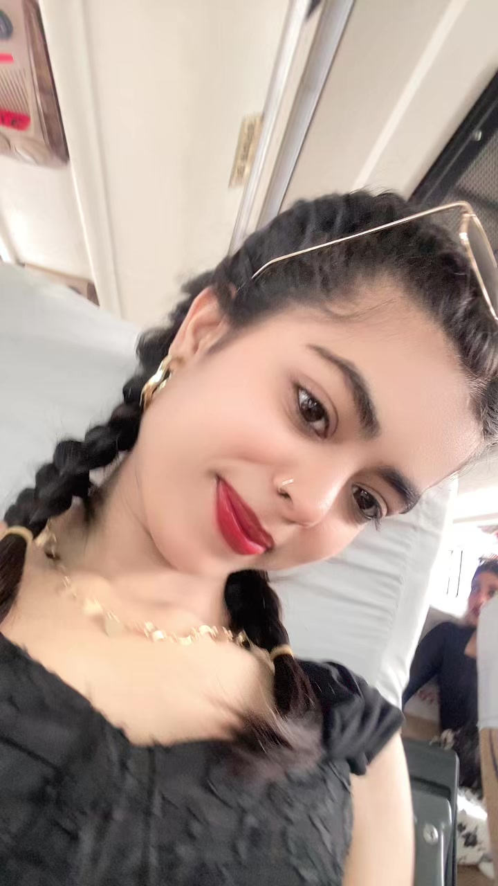 @Aarti Yadav🦜🦋