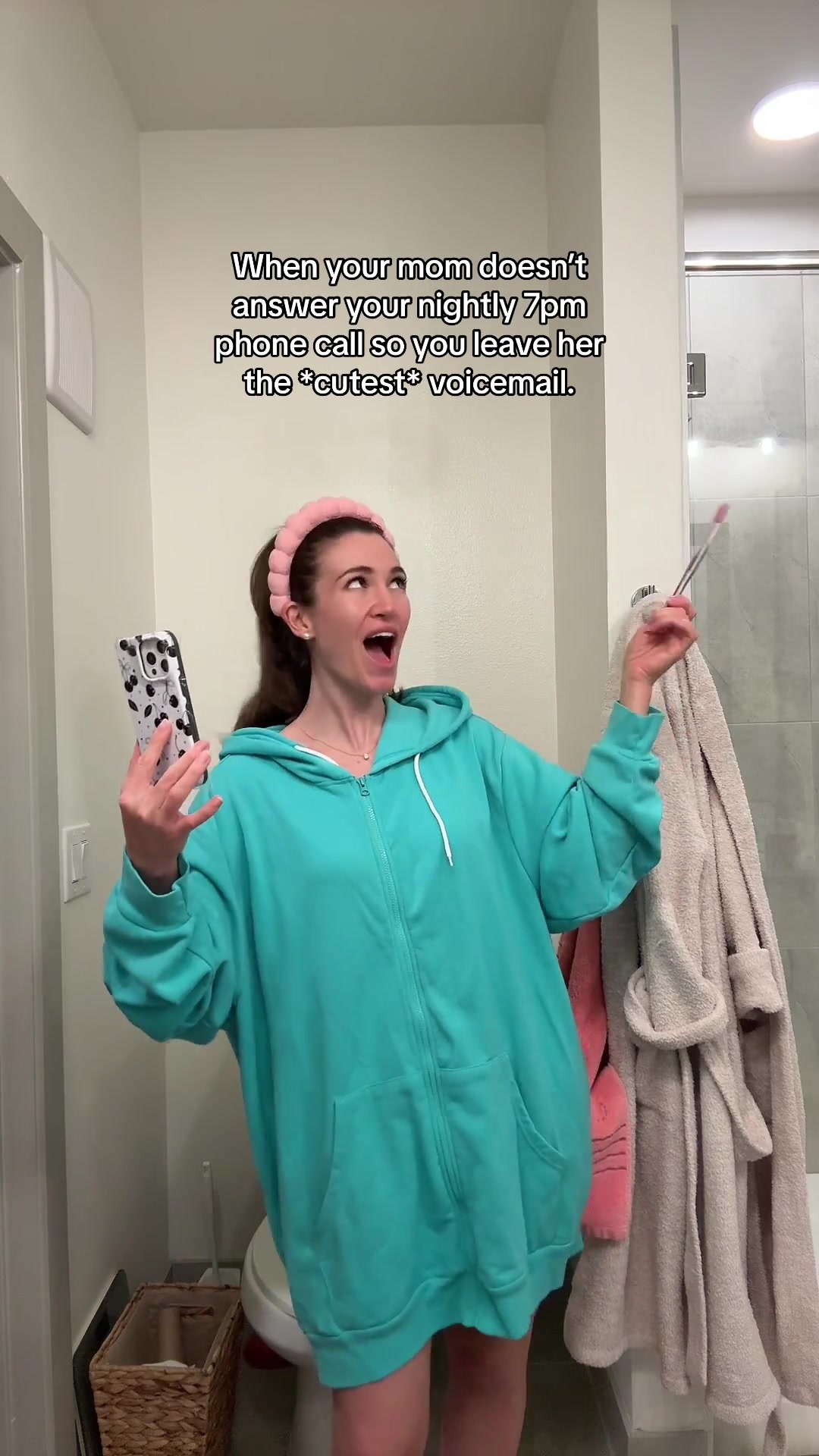 @Giant Hoodies