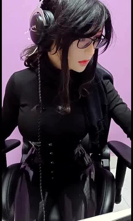 @Ellie_doll_twitch