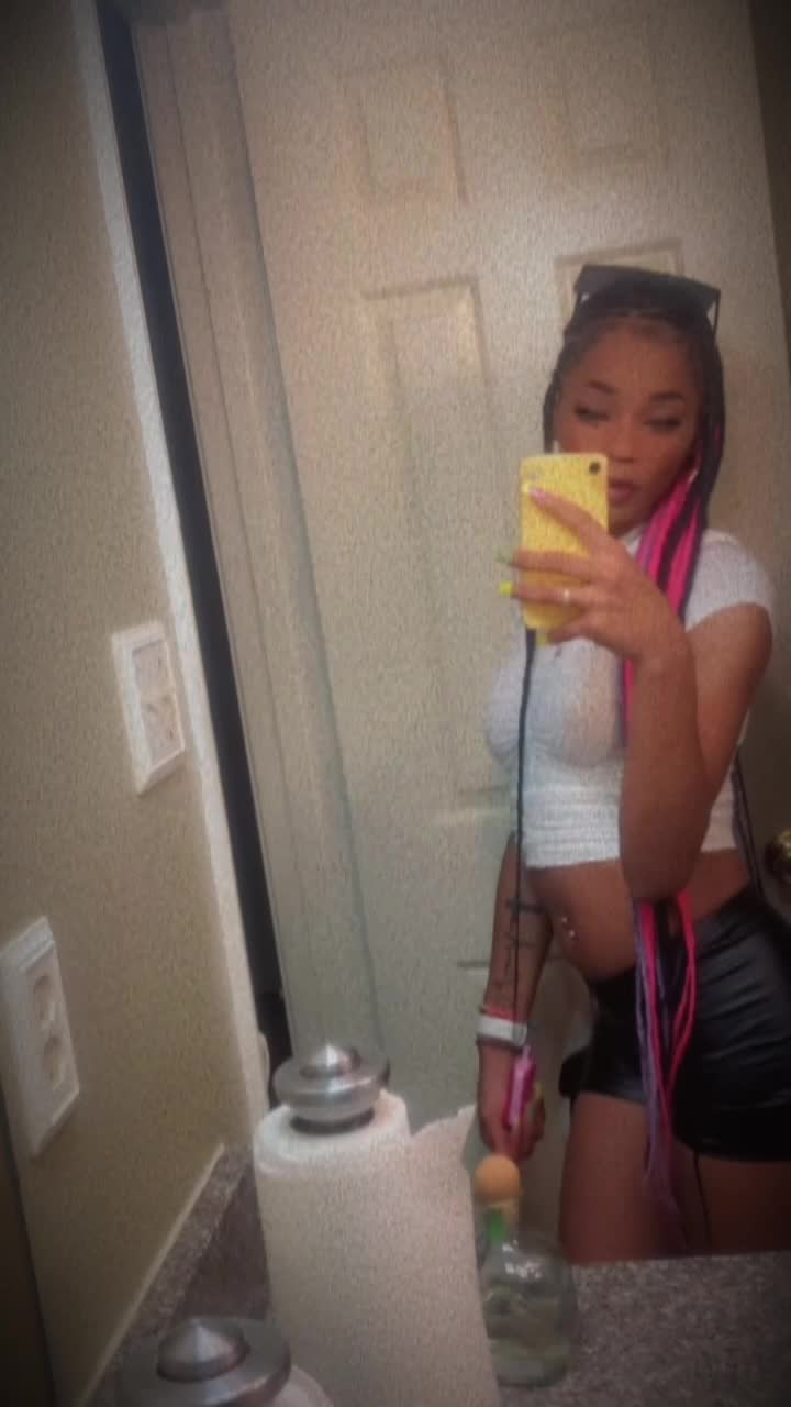 @PrettyHaz😈