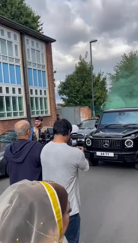 @KhizzaDon