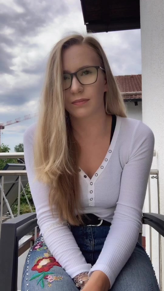 @Julia 💫
