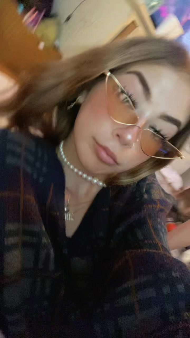 @:3