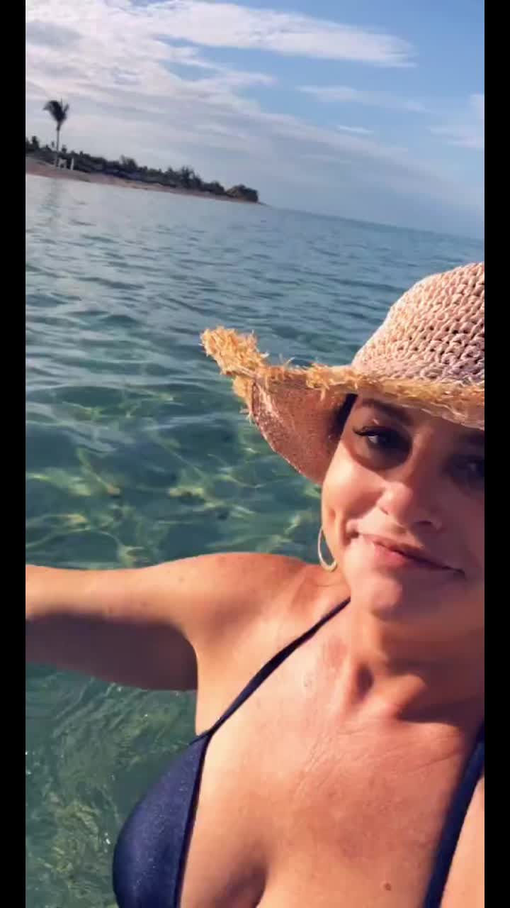 @authenticallymeee